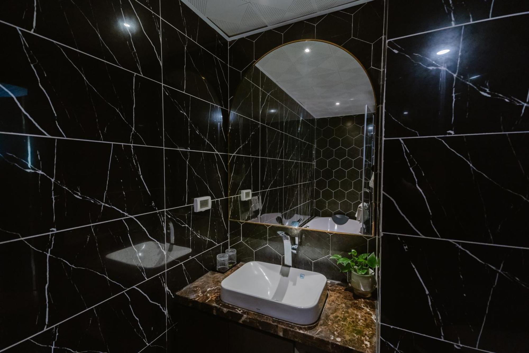Hong Van Hotel Hanoï Extérieur photo