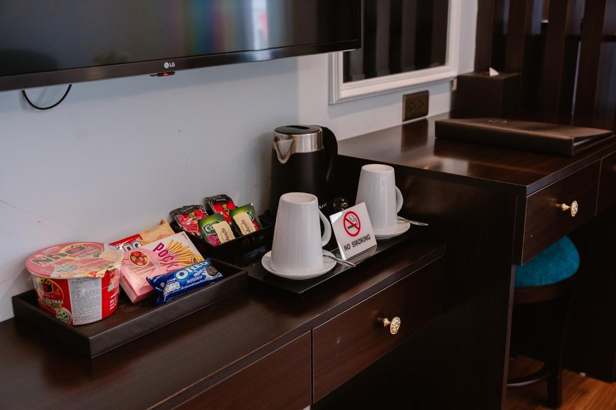 Hong Van Hotel Hanoï Extérieur photo