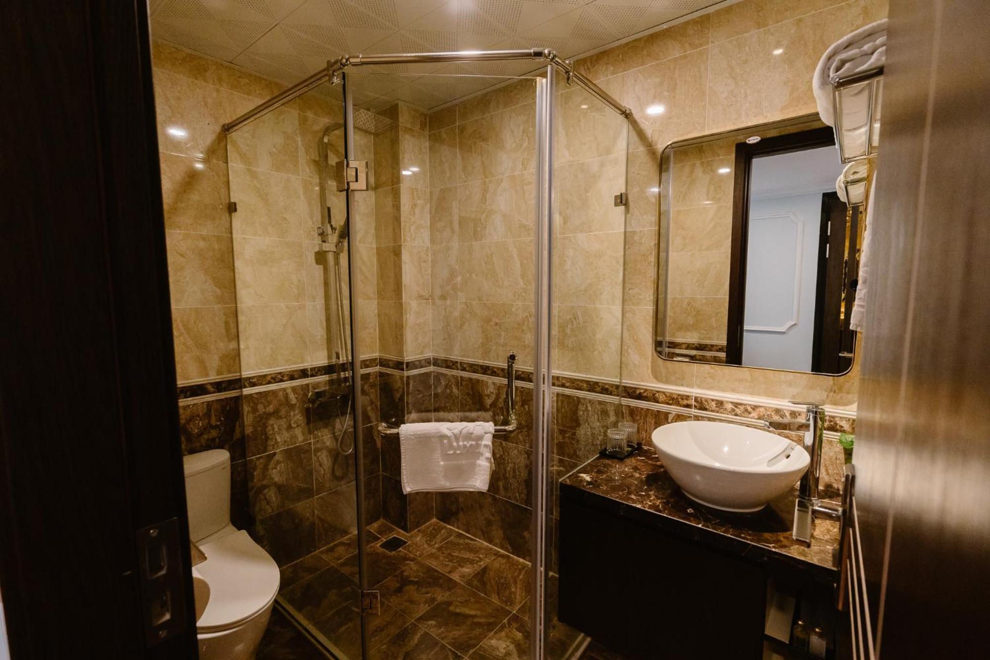 Hong Van Hotel Hanoï Extérieur photo